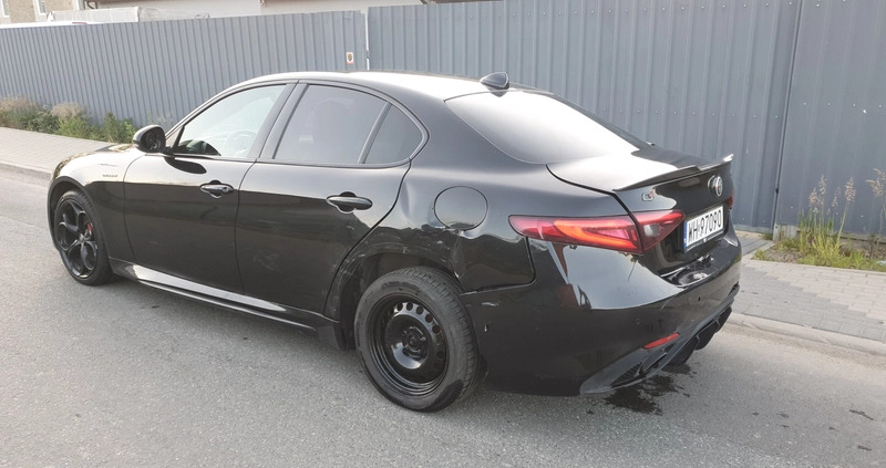 Alfa Romeo Giulia cena 48900 przebieg: 83527, rok produkcji 2018 z Zawichost małe 277